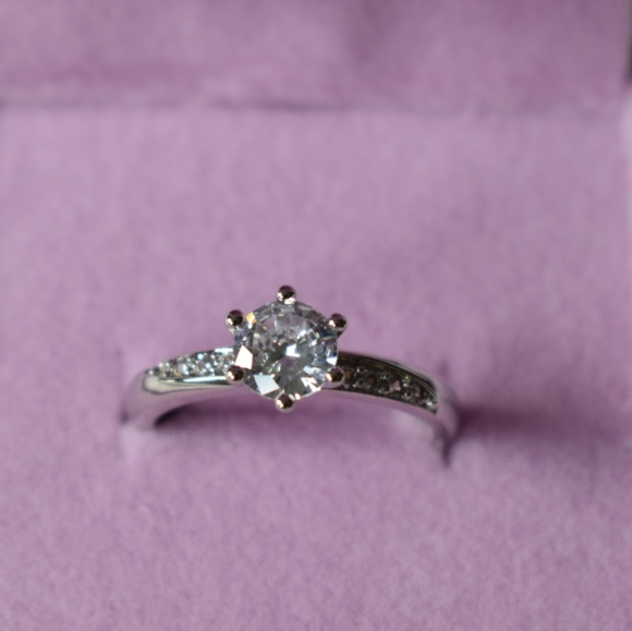 18K White Gold Crsytal Diamond Engagement Ring - Picture 10 of 13